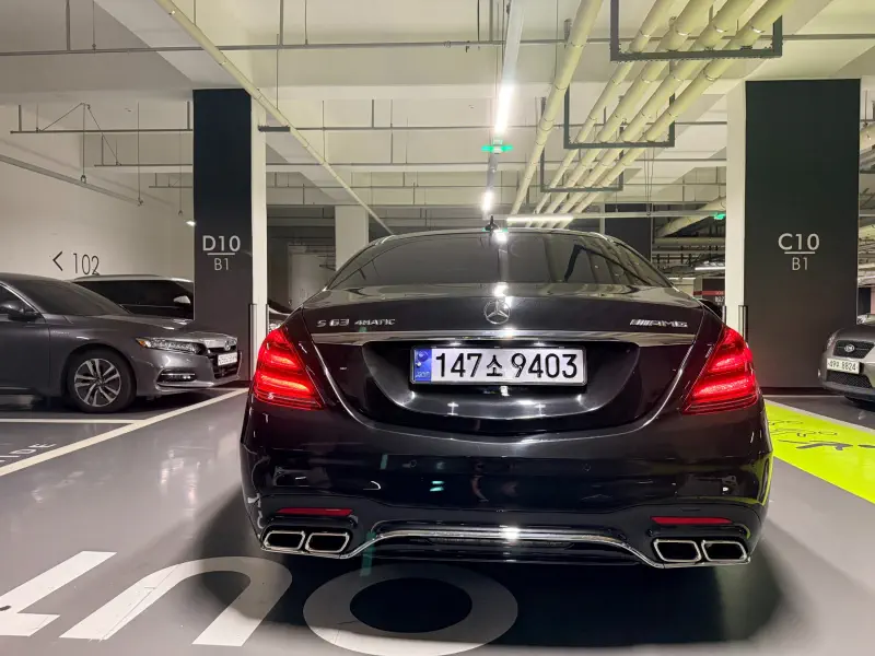 Mercedes-Benz S-Class