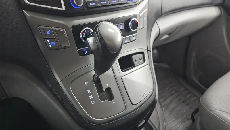 Hyundai Grand Starex