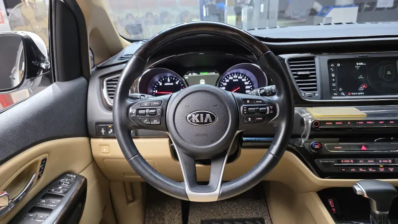 Kia Carnival