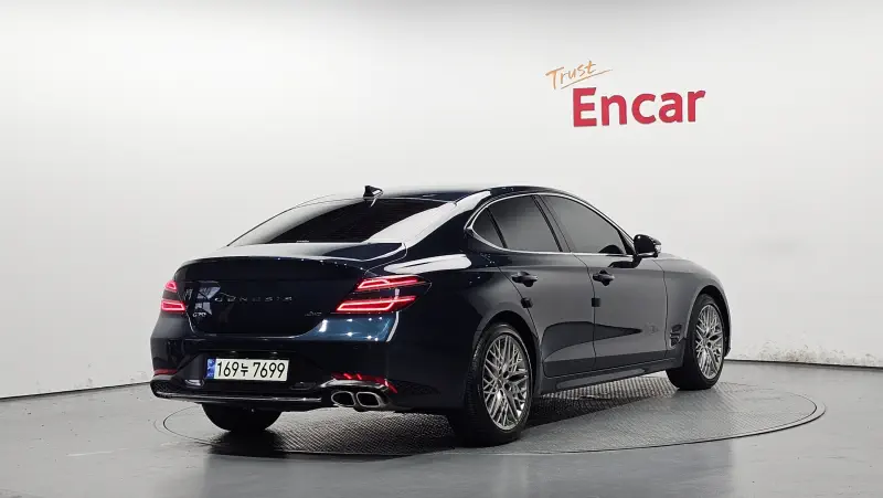 Genesis G70