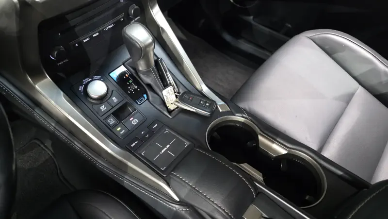 Lexus NX300h