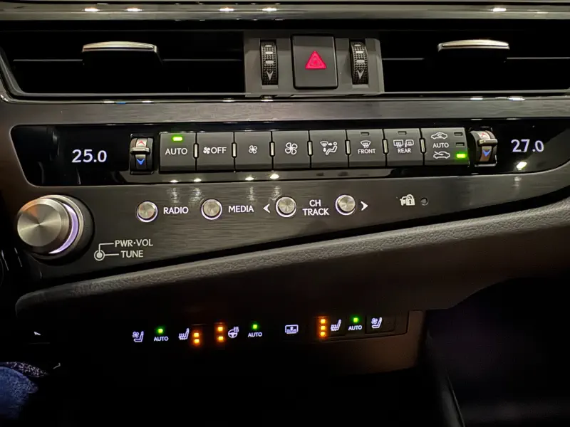 Lexus ES300h