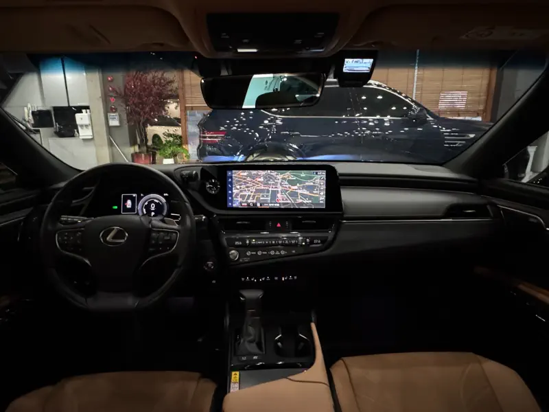 Lexus ES300h