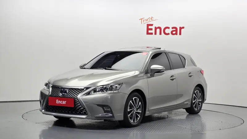 Lexus CT200h