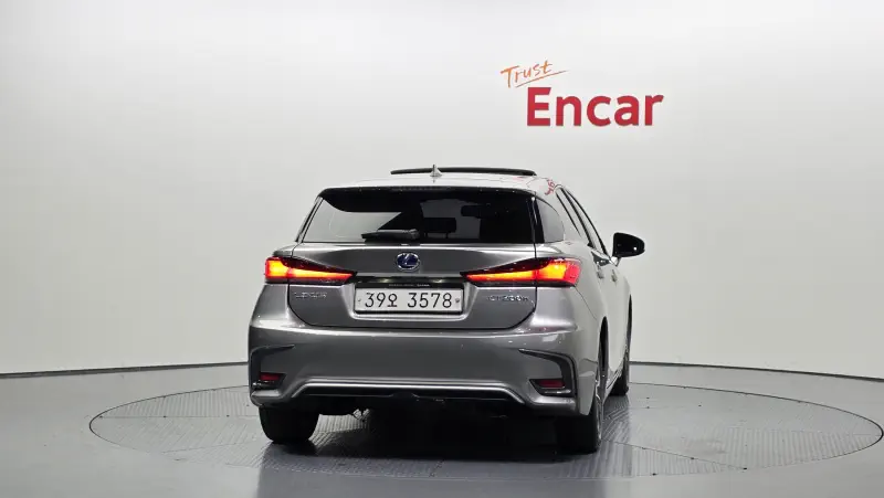 Lexus CT200h