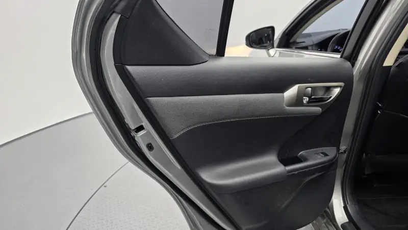 Lexus CT200h