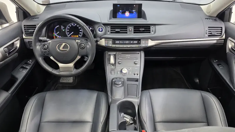 Lexus CT200h