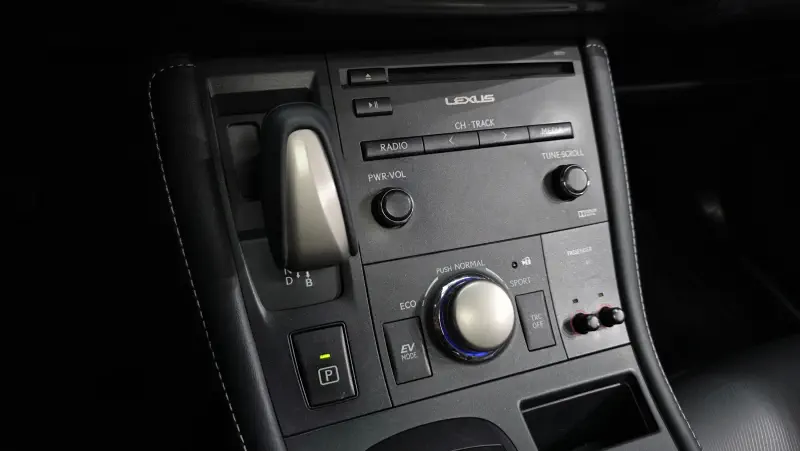 Lexus CT200h