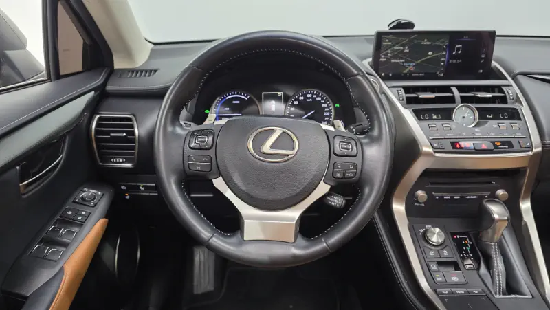 Lexus NX300h