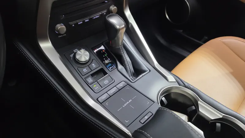 Lexus NX300h