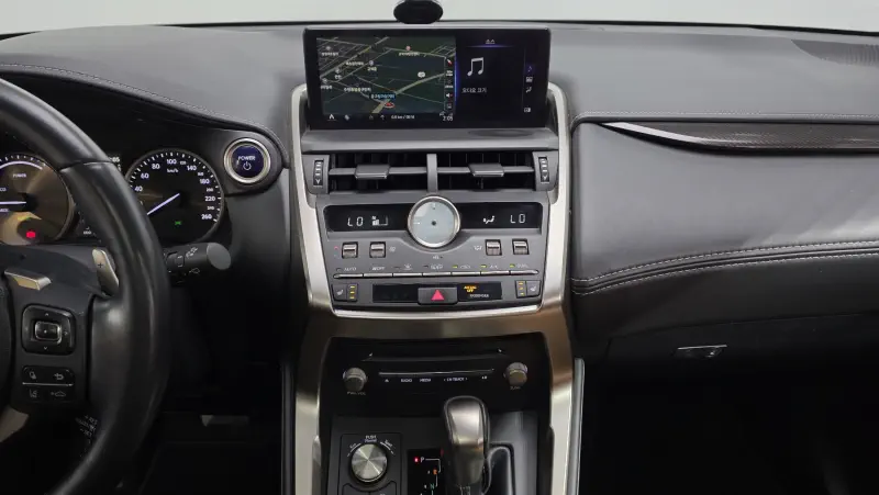 Lexus NX300h