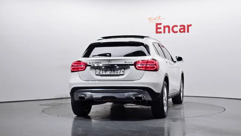 Mercedes-Benz GLA-Class
