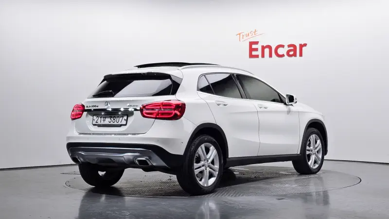 Mercedes-Benz GLA-Class