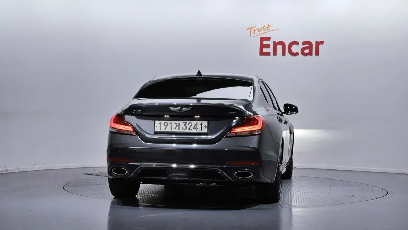 Genesis G70