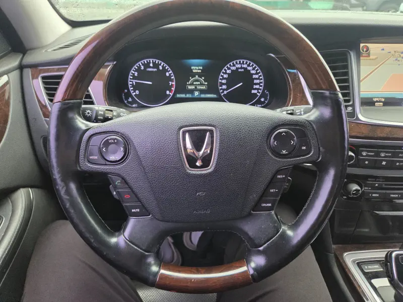 Hyundai Equus
