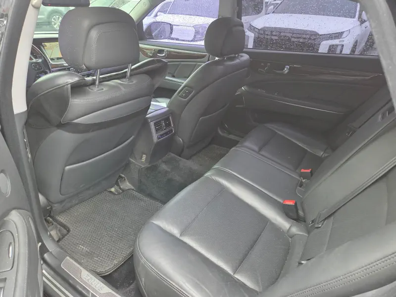 Hyundai Equus