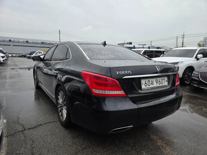 Hyundai Equus