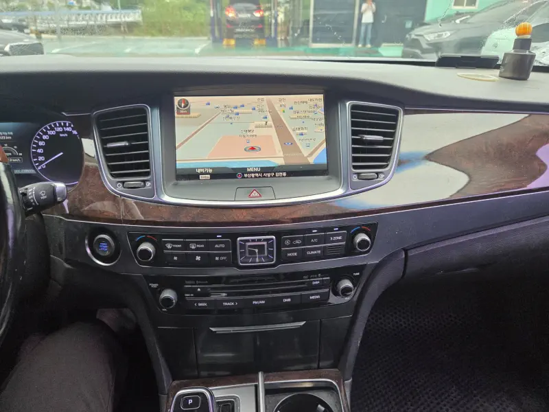 Hyundai Equus