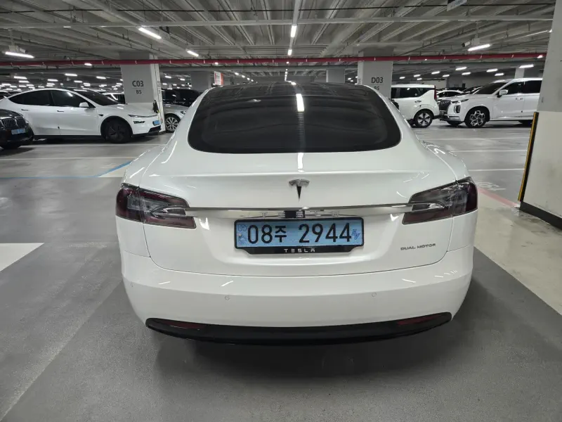 Tesla MODEL S
