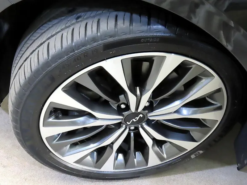 Kia K8