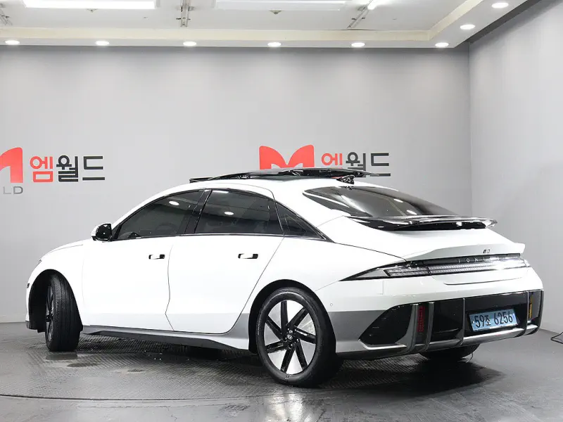 Hyundai Ioniq 6