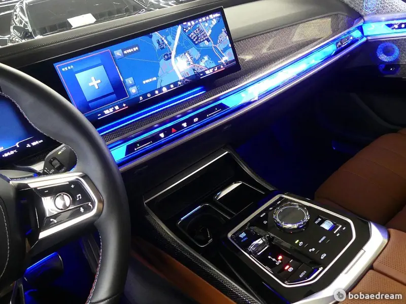 BMW i7