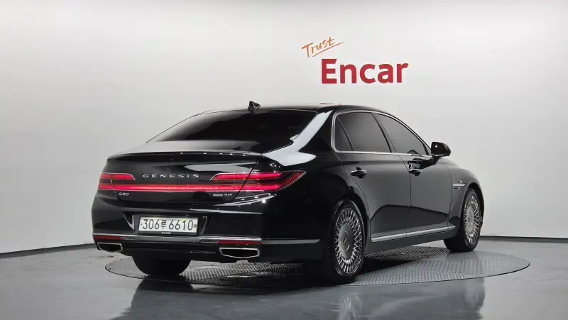 Genesis G90