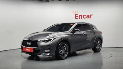 Infiniti Q30