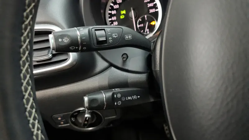 Infiniti Q30