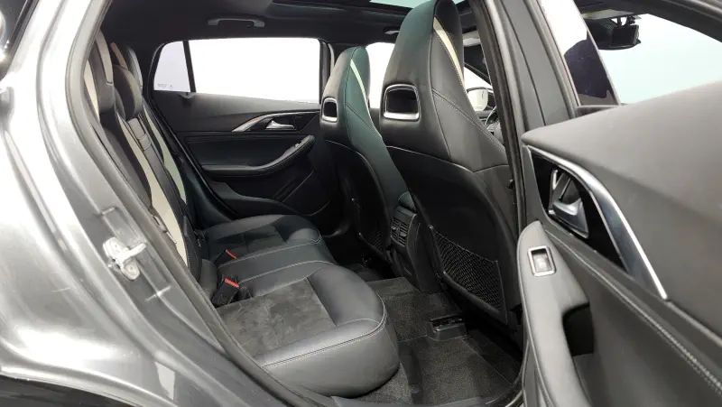 Infiniti Q30