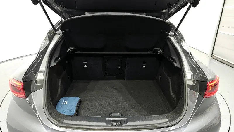 Infiniti Q30