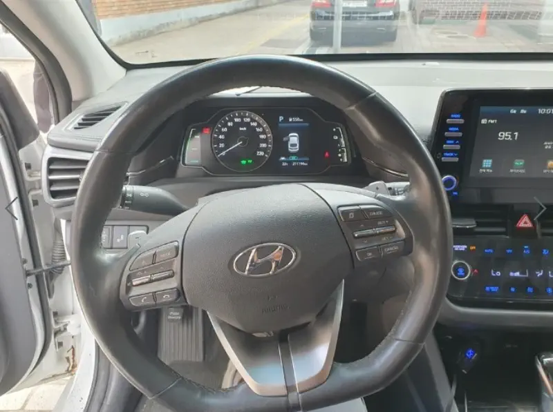 Hyundai Ioniq