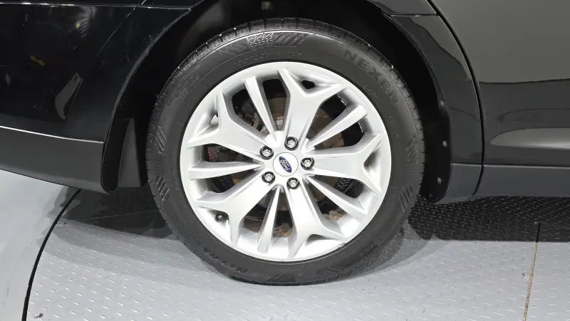 Ford Taurus