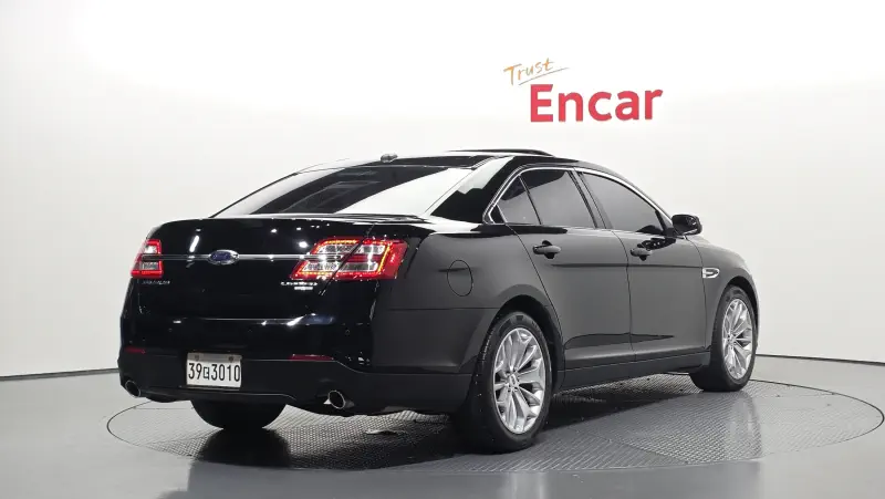 Ford Taurus