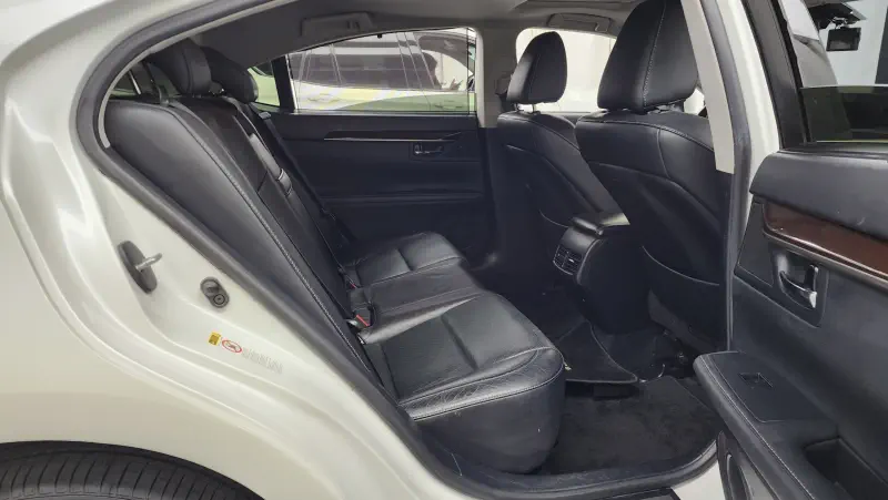 Lexus ES300h