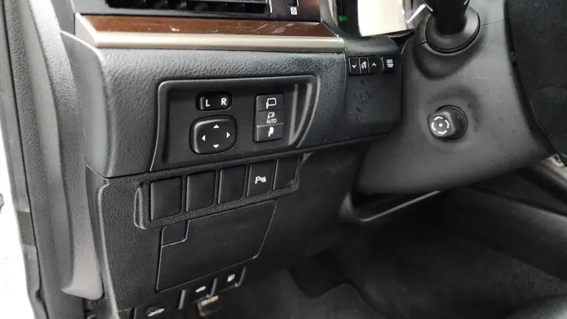 Lexus ES300h