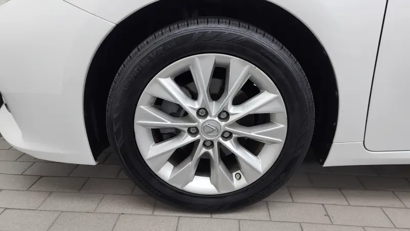 Lexus ES300h