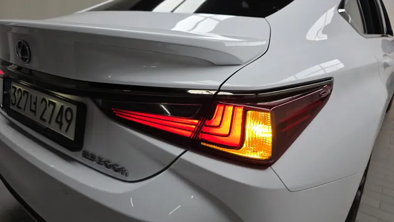 Lexus ES300h