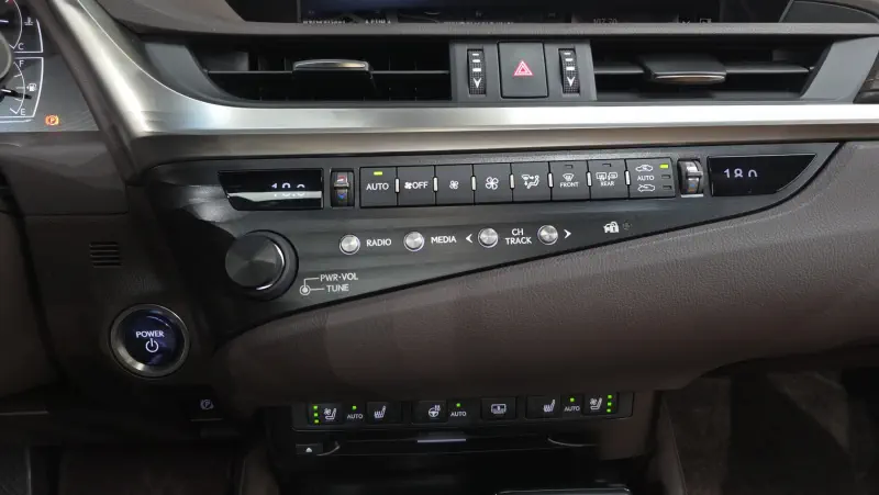 Lexus ES300h