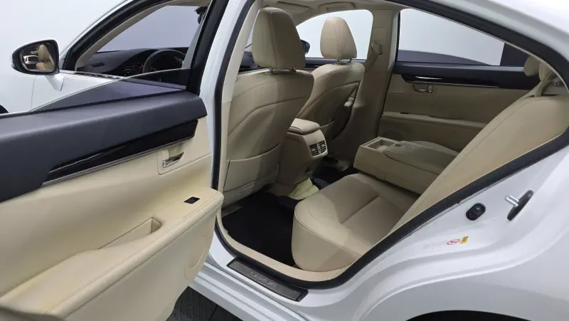 Lexus ES300h