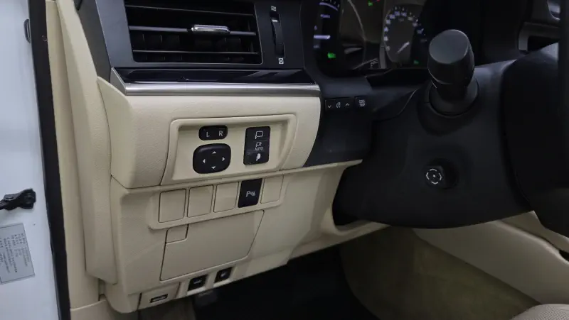 Lexus ES300h
