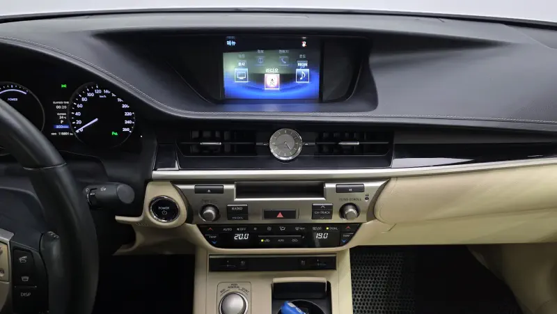 Lexus ES300h