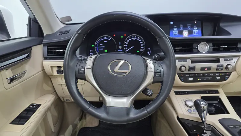 Lexus ES300h