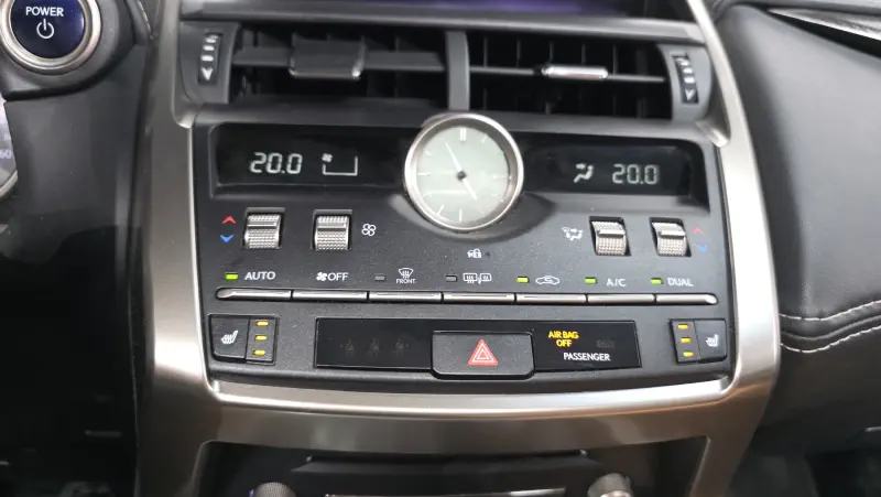 Lexus NX300h