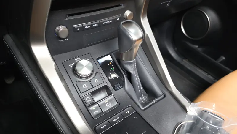 Lexus NX300h
