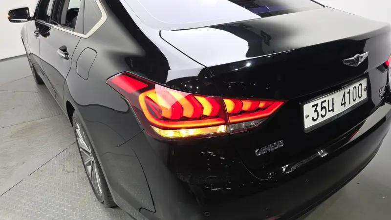 Hyundai Genesis