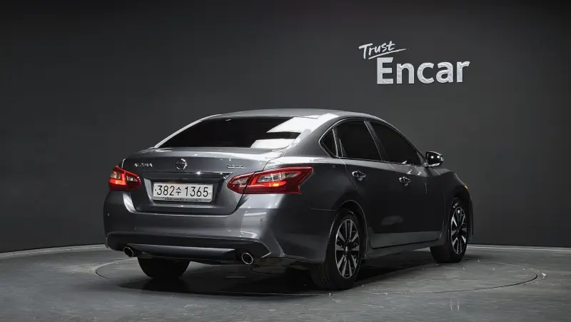 Nissan Altima