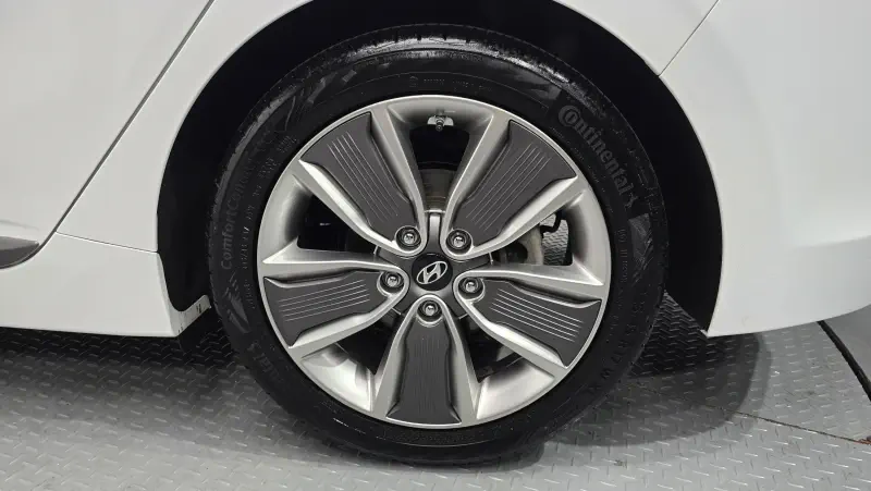 Hyundai Ioniq
