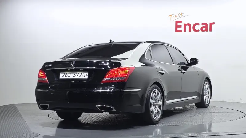 Hyundai Equus