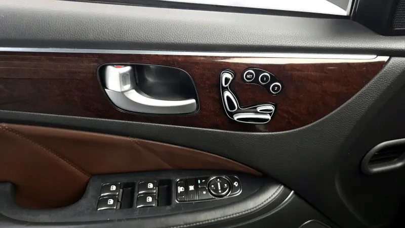 Hyundai Equus
